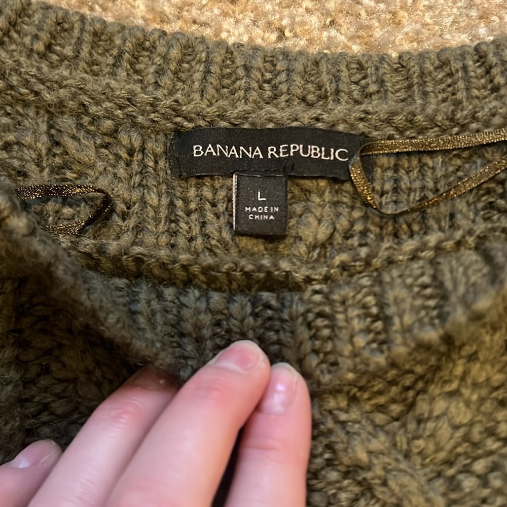 Banana Republic Cable Knit Green‎ Sweater in Large - Picture 2 of 11